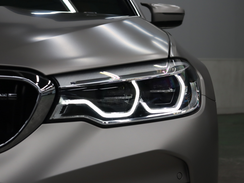 BMW Mシリーズ M5　有償色 茶革 ﾌﾙﾚｻﾞｰﾒﾘﾉｲﾝﾃﾘｱ ﾍﾞﾝﾁﾚｰﾀｰ ｱﾙｶﾝﾀﾗﾙｰﾌ 純正ﾅﾋﾞ TV Bowers&wilkinsﾀﾞｲﾔﾓﾝﾄﾞｻｳﾝﾄﾞ 360ｶﾒﾗ HUD ｿﾌﾄｸﾛｰｽﾞﾄﾞｱ 自動Rｹﾞｰﾄ&ﾊﾝｽﾞﾌﾘｰA ｱﾀﾞﾌﾟﾃｨﾌﾞMﾃﾞｨﾌｧﾚﾝｼｬﾙ Mｴｱﾛ&20ｲﾝﾁAW(706M)　2年保証