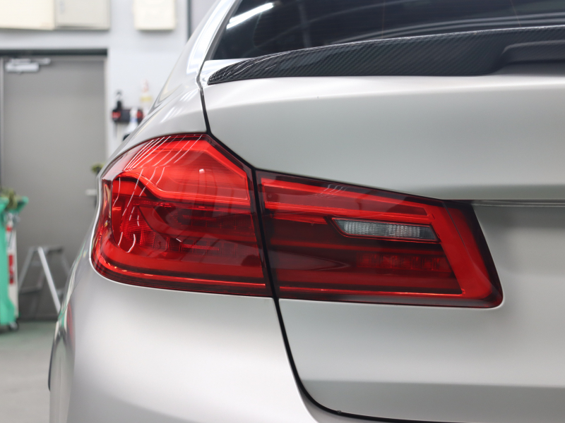 BMW Mシリーズ M5　有償色 茶革 ﾌﾙﾚｻﾞｰﾒﾘﾉｲﾝﾃﾘｱ ﾍﾞﾝﾁﾚｰﾀｰ ｱﾙｶﾝﾀﾗﾙｰﾌ 純正ﾅﾋﾞ TV Bowers&wilkinsﾀﾞｲﾔﾓﾝﾄﾞｻｳﾝﾄﾞ 360ｶﾒﾗ HUD ｿﾌﾄｸﾛｰｽﾞﾄﾞｱ 自動Rｹﾞｰﾄ&ﾊﾝｽﾞﾌﾘｰA ｱﾀﾞﾌﾟﾃｨﾌﾞMﾃﾞｨﾌｧﾚﾝｼｬﾙ Mｴｱﾛ&20ｲﾝﾁAW(706M)　2年保証