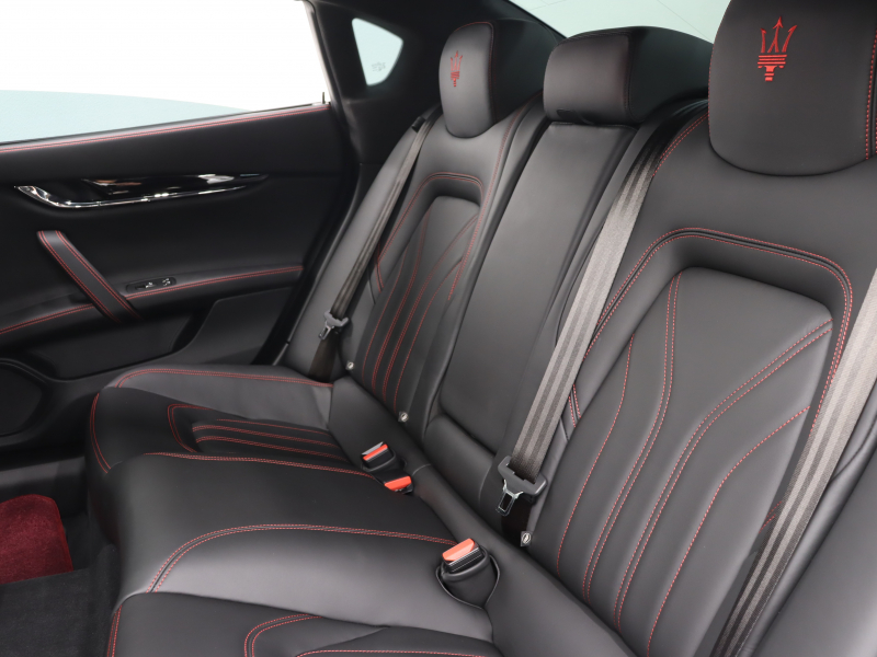 マセラティ クアトロポルテ ﾍﾞｰｽｸﾞﾚｰﾄﾞ ﾄﾞﾗｲﾊﾞｰｽﾞｱｼｽﾀﾝｽPKG　中期 黒革ｽﾎﾟｰﾂｼｰﾄ ﾍﾞﾝﾁﾚｰﾀｰ ﾋｰﾀｰ ｻﾝﾙｰﾌ ﾅﾋﾞTV 360ｶﾒﾗ harman/kardon ACC ﾄﾗｲﾃﾞﾝﾄｽﾃｯﾁ 自動Rｹﾞｰﾄ&ﾊﾝｽﾞﾌﾘｰA ｽｶｲﾌｯｸｻｽﾍﾟﾝｼｮﾝ ﾚｯﾄﾞｷｬﾘﾊﾟｰ 純正21ｲﾝﾁAW(ｳﾗｰﾉ) 　2年保証