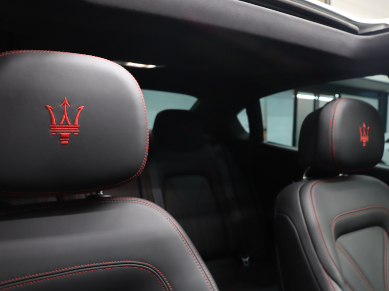 マセラティ クアトロポルテ ﾍﾞｰｽｸﾞﾚｰﾄﾞ ﾄﾞﾗｲﾊﾞｰｽﾞｱｼｽﾀﾝｽPKG　中期 黒革ｽﾎﾟｰﾂｼｰﾄ ﾍﾞﾝﾁﾚｰﾀｰ ﾋｰﾀｰ ｻﾝﾙｰﾌ ﾅﾋﾞTV 360ｶﾒﾗ harman/kardon ACC ﾄﾗｲﾃﾞﾝﾄｽﾃｯﾁ 自動Rｹﾞｰﾄ&ﾊﾝｽﾞﾌﾘｰA ｽｶｲﾌｯｸｻｽﾍﾟﾝｼｮﾝ ﾚｯﾄﾞｷｬﾘﾊﾟｰ 純正21ｲﾝﾁAW(ｳﾗｰﾉ) 　2年保証