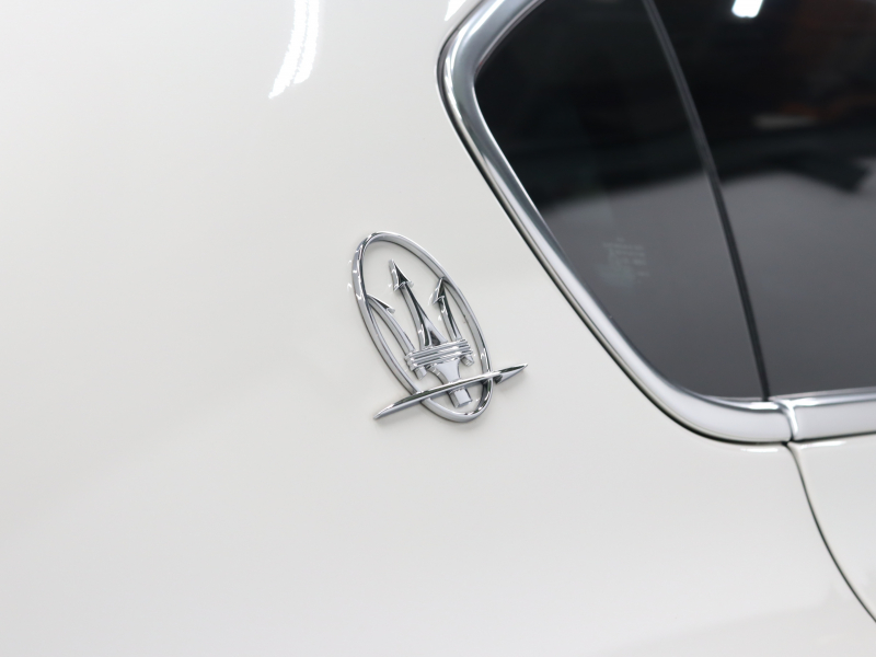 マセラティ クアトロポルテ ﾍﾞｰｽｸﾞﾚｰﾄﾞ ﾄﾞﾗｲﾊﾞｰｽﾞｱｼｽﾀﾝｽPKG　中期 黒革ｽﾎﾟｰﾂｼｰﾄ ﾍﾞﾝﾁﾚｰﾀｰ ﾋｰﾀｰ ｻﾝﾙｰﾌ ﾅﾋﾞTV 360ｶﾒﾗ harman/kardon ACC ﾄﾗｲﾃﾞﾝﾄｽﾃｯﾁ 自動Rｹﾞｰﾄ&ﾊﾝｽﾞﾌﾘｰA ｽｶｲﾌｯｸｻｽﾍﾟﾝｼｮﾝ ﾚｯﾄﾞｷｬﾘﾊﾟｰ 純正21ｲﾝﾁAW(ｳﾗｰﾉ) 　2年保証