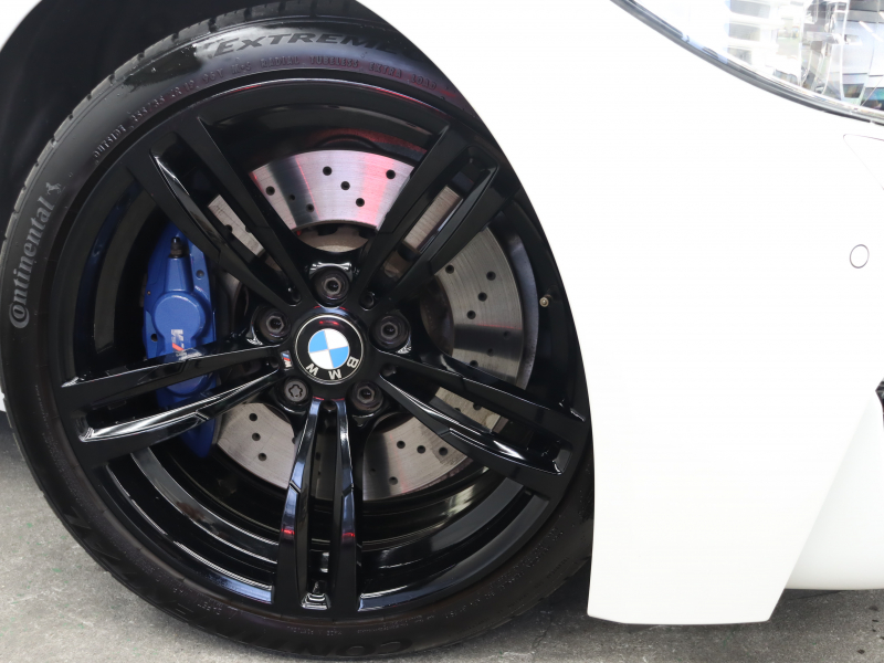 BMW Mシリーズ M3 MDCT　Mｻｽﾍﾟﾝｼｮﾝ ｺﾝﾌｫｰﾄA ｲﾝﾃﾘｼﾞｪﾝﾄS 黒革 ﾅﾋﾞTV Bluetooth Bｶﾒﾗ HUD LEDﾍｯﾄﾞﾗｲﾄ ｶｰﾎﾞﾝﾙｰﾌ ｶｰﾎﾞﾝｲﾝﾃﾘｱ Mｽﾎﾟｰﾂｽﾃｱﾘﾝｸﾞ Mｽﾎﾟｰﾂｴｷｿﾞｰｽﾄｼｽﾃﾑ Mﾌﾞﾙｰｷｬﾘﾊﾟｰ Mｴｱﾛ&19AW(ｽﾀｲﾘﾝｸﾞ437M)　2年保証付