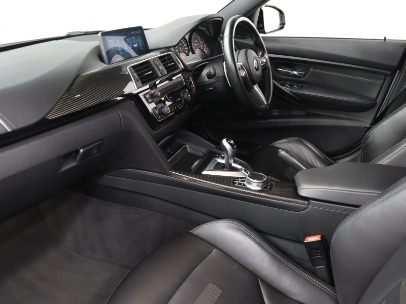 BMW Mシリーズ M3 MDCT　Mｻｽﾍﾟﾝｼｮﾝ ｺﾝﾌｫｰﾄA ｲﾝﾃﾘｼﾞｪﾝﾄS 黒革 ﾅﾋﾞTV Bluetooth Bｶﾒﾗ HUD LEDﾍｯﾄﾞﾗｲﾄ ｶｰﾎﾞﾝﾙｰﾌ ｶｰﾎﾞﾝｲﾝﾃﾘｱ Mｽﾎﾟｰﾂｽﾃｱﾘﾝｸﾞ Mｽﾎﾟｰﾂｴｷｿﾞｰｽﾄｼｽﾃﾑ Mﾌﾞﾙｰｷｬﾘﾊﾟｰ Mｴｱﾛ&19AW(ｽﾀｲﾘﾝｸﾞ437M)　2年保証付