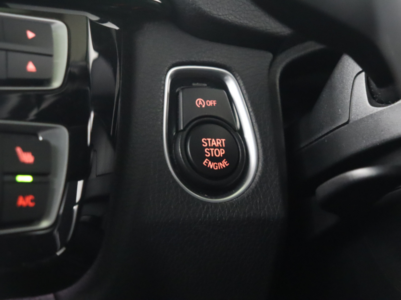 BMW Mシリーズ M3 MDCT　Mｻｽﾍﾟﾝｼｮﾝ ｺﾝﾌｫｰﾄA ｲﾝﾃﾘｼﾞｪﾝﾄS 黒革 ﾅﾋﾞTV Bluetooth Bｶﾒﾗ HUD LEDﾍｯﾄﾞﾗｲﾄ ｶｰﾎﾞﾝﾙｰﾌ ｶｰﾎﾞﾝｲﾝﾃﾘｱ Mｽﾎﾟｰﾂｽﾃｱﾘﾝｸﾞ Mｽﾎﾟｰﾂｴｷｿﾞｰｽﾄｼｽﾃﾑ Mﾌﾞﾙｰｷｬﾘﾊﾟｰ Mｴｱﾛ&19AW(ｽﾀｲﾘﾝｸﾞ437M)　2年保証付