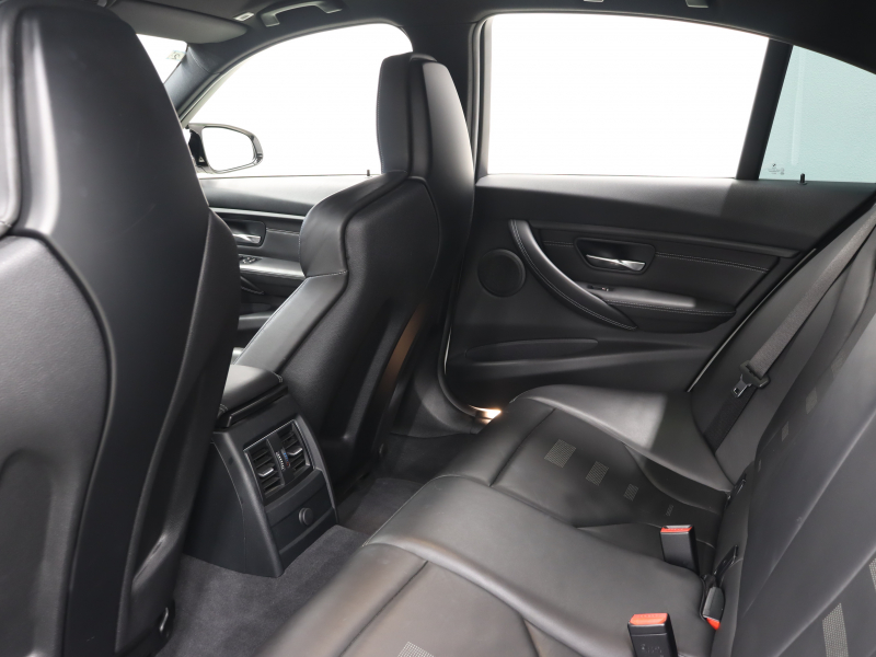 BMW Mシリーズ M3 MDCT　Mｻｽﾍﾟﾝｼｮﾝ ｺﾝﾌｫｰﾄA ｲﾝﾃﾘｼﾞｪﾝﾄS 黒革 ﾅﾋﾞTV Bluetooth Bｶﾒﾗ HUD LEDﾍｯﾄﾞﾗｲﾄ ｶｰﾎﾞﾝﾙｰﾌ ｶｰﾎﾞﾝｲﾝﾃﾘｱ Mｽﾎﾟｰﾂｽﾃｱﾘﾝｸﾞ Mｽﾎﾟｰﾂｴｷｿﾞｰｽﾄｼｽﾃﾑ Mﾌﾞﾙｰｷｬﾘﾊﾟｰ Mｴｱﾛ&19AW(ｽﾀｲﾘﾝｸﾞ437M)　2年保証付