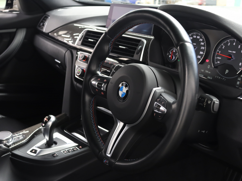 BMW Mシリーズ M3 MDCT　Mｻｽﾍﾟﾝｼｮﾝ ｺﾝﾌｫｰﾄA ｲﾝﾃﾘｼﾞｪﾝﾄS 黒革 ﾅﾋﾞTV Bluetooth Bｶﾒﾗ HUD LEDﾍｯﾄﾞﾗｲﾄ ｶｰﾎﾞﾝﾙｰﾌ ｶｰﾎﾞﾝｲﾝﾃﾘｱ Mｽﾎﾟｰﾂｽﾃｱﾘﾝｸﾞ Mｽﾎﾟｰﾂｴｷｿﾞｰｽﾄｼｽﾃﾑ Mﾌﾞﾙｰｷｬﾘﾊﾟｰ Mｴｱﾛ&19AW(ｽﾀｲﾘﾝｸﾞ437M)　2年保証付