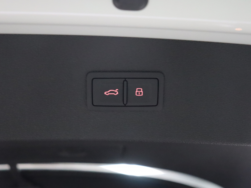 アウディ RS7 ｽﾎﾟｰﾂﾊﾞｯｸ ﾌﾞﾗｯｸｽﾀｲﾘﾝｸﾞPKG　後期ﾓﾃﾞﾙ  黒革 ｽﾎﾟｰﾂｼｰﾄ ｻﾝﾙｰﾌ ｱﾙｶﾝﾀﾗﾙｰﾌ MMIﾅﾋﾞ TV BOSEｻｳﾝﾄﾞ Bｶﾒﾗ Carplay ﾏﾄﾘｸｽLEDﾍｯﾄﾞﾗｲﾄ ｶｰﾎﾞﾝｲﾝﾃﾘｱ&ﾐﾗｰ ﾚｯﾄﾞｷｬﾘﾊﾟｰ RSｽﾎﾟｰﾂｴｷｿﾞｰｽﾄ 純正21ｲﾝﾁAW　2年保証