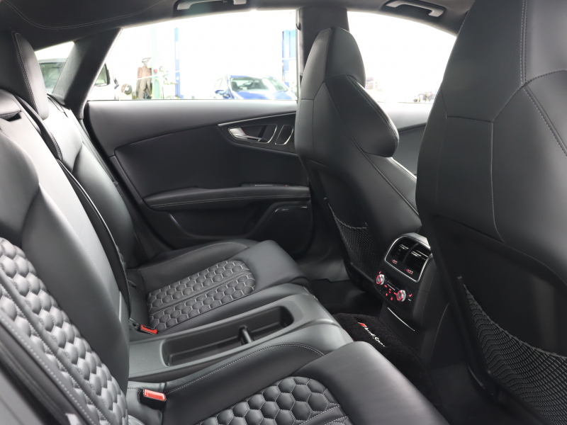 アウディ RS7 ｽﾎﾟｰﾂﾊﾞｯｸ ﾌﾞﾗｯｸｽﾀｲﾘﾝｸﾞPKG　後期ﾓﾃﾞﾙ  黒革 ｽﾎﾟｰﾂｼｰﾄ ｻﾝﾙｰﾌ ｱﾙｶﾝﾀﾗﾙｰﾌ MMIﾅﾋﾞ TV BOSEｻｳﾝﾄﾞ Bｶﾒﾗ Carplay ﾏﾄﾘｸｽLEDﾍｯﾄﾞﾗｲﾄ ｶｰﾎﾞﾝｲﾝﾃﾘｱ&ﾐﾗｰ ﾚｯﾄﾞｷｬﾘﾊﾟｰ RSｽﾎﾟｰﾂｴｷｿﾞｰｽﾄ 純正21ｲﾝﾁAW　2年保証