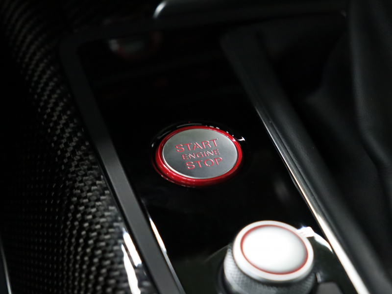 アウディ RS7 ｽﾎﾟｰﾂﾊﾞｯｸ ﾌﾞﾗｯｸｽﾀｲﾘﾝｸﾞPKG　後期ﾓﾃﾞﾙ  黒革 ｽﾎﾟｰﾂｼｰﾄ ｻﾝﾙｰﾌ ｱﾙｶﾝﾀﾗﾙｰﾌ MMIﾅﾋﾞ TV BOSEｻｳﾝﾄﾞ Bｶﾒﾗ Carplay ﾏﾄﾘｸｽLEDﾍｯﾄﾞﾗｲﾄ ｶｰﾎﾞﾝｲﾝﾃﾘｱ&ﾐﾗｰ ﾚｯﾄﾞｷｬﾘﾊﾟｰ RSｽﾎﾟｰﾂｴｷｿﾞｰｽﾄ 純正21ｲﾝﾁAW　2年保証