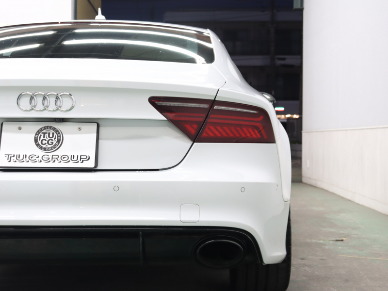 アウディ RS7 ｽﾎﾟｰﾂﾊﾞｯｸ ﾌﾞﾗｯｸｽﾀｲﾘﾝｸﾞPKG　後期ﾓﾃﾞﾙ  黒革 ｽﾎﾟｰﾂｼｰﾄ ｻﾝﾙｰﾌ ｱﾙｶﾝﾀﾗﾙｰﾌ MMIﾅﾋﾞ TV BOSEｻｳﾝﾄﾞ Bｶﾒﾗ Carplay ﾏﾄﾘｸｽLEDﾍｯﾄﾞﾗｲﾄ ｶｰﾎﾞﾝｲﾝﾃﾘｱ&ﾐﾗｰ ﾚｯﾄﾞｷｬﾘﾊﾟｰ RSｽﾎﾟｰﾂｴｷｿﾞｰｽﾄ 純正21ｲﾝﾁAW　2年保証