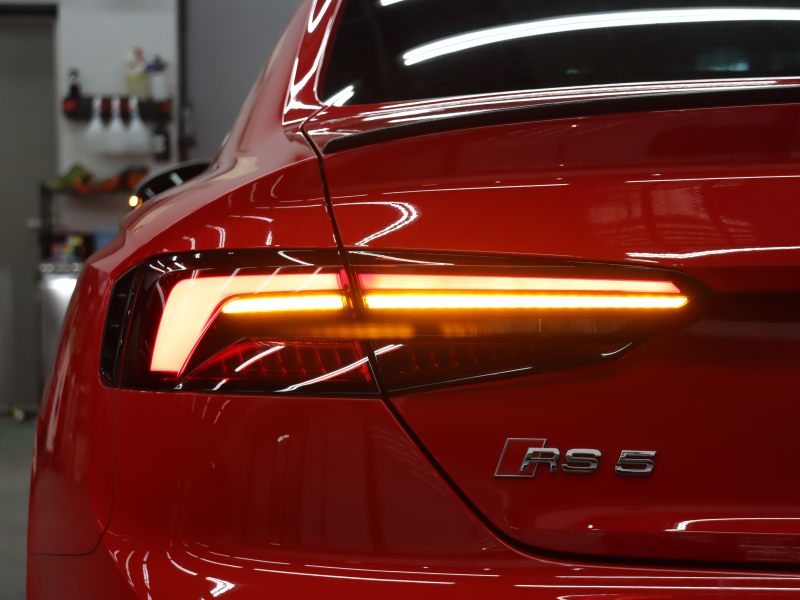 アウディ RS5 ｸｰﾍﾟ ﾍﾞｰｽｸﾞﾚｰﾄﾞ RSﾃﾞｻﾞｲﾝ&ｶｰﾎﾞﾝｽﾀｲﾘﾝｸﾞ&ｱｼｽﾀﾝｽPKG　黒革(Sｽﾎﾟｰﾂｼｰﾄ) 純正MMIﾅﾋﾞ 360ｶﾒﾗ Bang&Olufsen ACC HUD ﾏﾄﾘｸｽLED ｾﾗﾐｯｸﾌﾞﾚｰｷ(F) DRC付ｽﾎﾟｰﾂｻｽﾍﾟﾝｼｮﾝRSｽﾎﾟｰﾂｴｸﾞｿﾞｰｽﾄ 純正20ｲﾝﾁAW　2年保証付