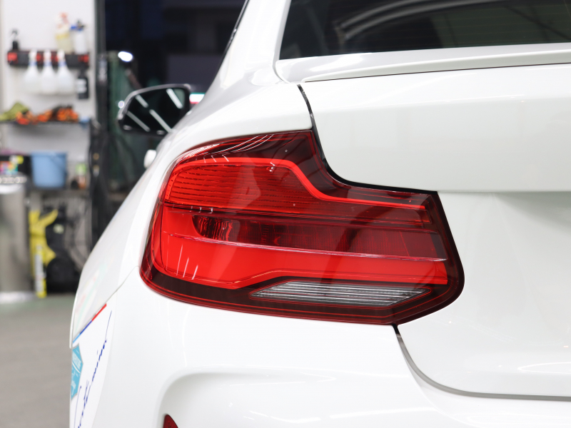 BMW Mシリーズ M2 ﾍﾞｰｽｸﾞﾚｰﾄﾞ　後期LCI ｺﾝﾌｫｰﾄA ｲﾝﾃﾘｼﾞｪﾝﾄS 黒革 純正Idriveﾅﾋﾞ Bｶﾒﾗ LEDﾍｯﾄﾞﾗｲﾄ ｶｰﾎﾞﾝｲﾝﾃﾘｱ ﾃﾞｭｱﾙｴｷｿﾞｰｽﾄﾃｰﾙﾊﾟｲﾌﾟ Mｽﾎﾟｰﾂｽﾃｱﾘﾝｸﾞ Mﾌﾞﾚｰｷｷｬﾘﾊﾟｰ Mｴｱﾛ&19ｲﾝﾁAW　2年保証付