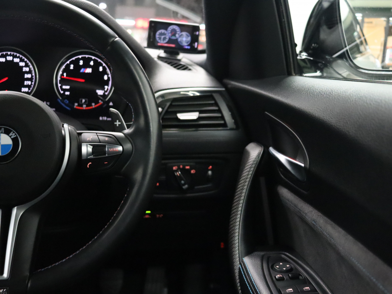 BMW Mシリーズ M2 ﾍﾞｰｽｸﾞﾚｰﾄﾞ　後期LCI ｺﾝﾌｫｰﾄA ｲﾝﾃﾘｼﾞｪﾝﾄS 黒革 純正Idriveﾅﾋﾞ Bｶﾒﾗ LEDﾍｯﾄﾞﾗｲﾄ ｶｰﾎﾞﾝｲﾝﾃﾘｱ ﾃﾞｭｱﾙｴｷｿﾞｰｽﾄﾃｰﾙﾊﾟｲﾌﾟ Mｽﾎﾟｰﾂｽﾃｱﾘﾝｸﾞ Mﾌﾞﾚｰｷｷｬﾘﾊﾟｰ Mｴｱﾛ&19ｲﾝﾁAW　2年保証付