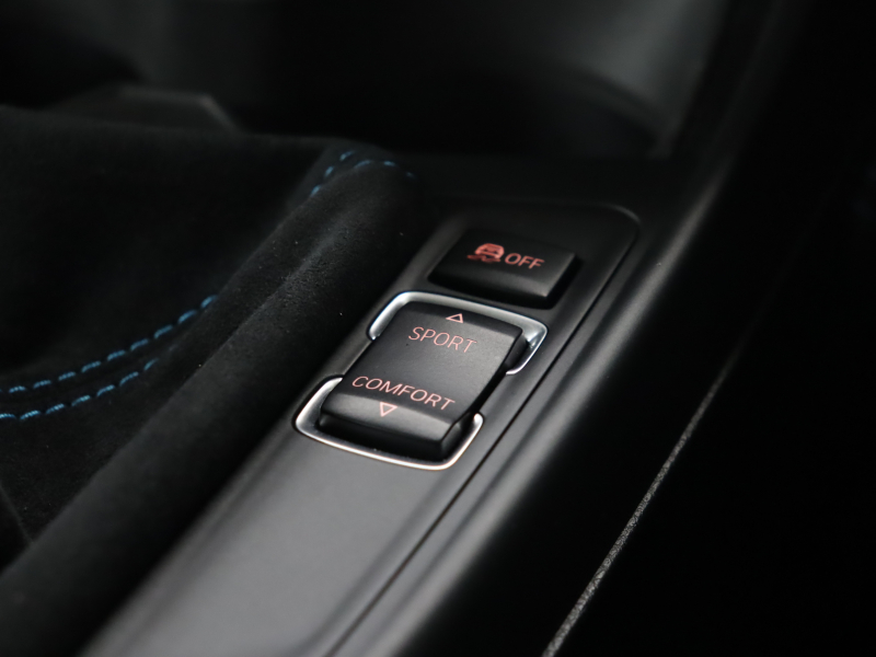 BMW Mシリーズ M2 ﾍﾞｰｽｸﾞﾚｰﾄﾞ 6速MT　ｺﾝﾌｫｰﾄA ｲﾝﾃﾘｼﾞｪﾝﾄS 黒革 純正Idriveﾅﾋﾞ harman/kardon Bｶﾒﾗ LEDﾍｯﾄﾞﾗｲﾄ ｶｰﾎﾞﾝｲﾝﾃﾘｱ ﾃﾞｭｱﾙｴｷｿﾞｰｽﾄﾃｰﾙﾊﾟｲﾌﾟ Mｽﾎﾟｰﾂｽﾃｱﾘﾝｸﾞ Mﾌﾞﾚｰｷｷｬﾘﾊﾟｰ Mｴｱﾛ&19ｲﾝﾁAW　2年保証付