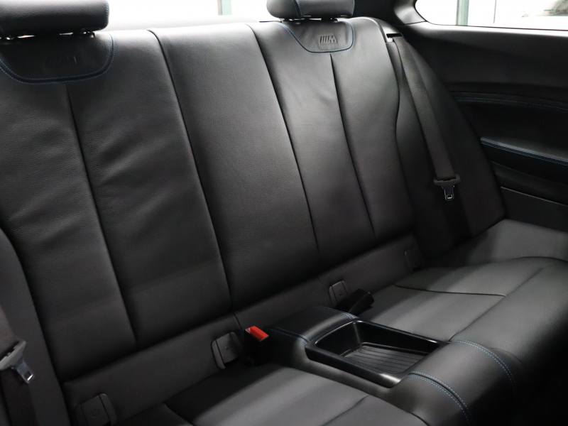 BMW Mシリーズ M2 ﾍﾞｰｽｸﾞﾚｰﾄﾞ 6速MT　ｺﾝﾌｫｰﾄA ｲﾝﾃﾘｼﾞｪﾝﾄS 黒革 純正Idriveﾅﾋﾞ harman/kardon Bｶﾒﾗ LEDﾍｯﾄﾞﾗｲﾄ ｶｰﾎﾞﾝｲﾝﾃﾘｱ ﾃﾞｭｱﾙｴｷｿﾞｰｽﾄﾃｰﾙﾊﾟｲﾌﾟ Mｽﾎﾟｰﾂｽﾃｱﾘﾝｸﾞ Mﾌﾞﾚｰｷｷｬﾘﾊﾟｰ Mｴｱﾛ&19ｲﾝﾁAW　2年保証付