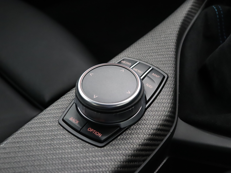 BMW Mシリーズ M2 ﾍﾞｰｽｸﾞﾚｰﾄﾞ 6速MT　ｺﾝﾌｫｰﾄA ｲﾝﾃﾘｼﾞｪﾝﾄS 黒革 純正Idriveﾅﾋﾞ harman/kardon Bｶﾒﾗ LEDﾍｯﾄﾞﾗｲﾄ ｶｰﾎﾞﾝｲﾝﾃﾘｱ ﾃﾞｭｱﾙｴｷｿﾞｰｽﾄﾃｰﾙﾊﾟｲﾌﾟ Mｽﾎﾟｰﾂｽﾃｱﾘﾝｸﾞ Mﾌﾞﾚｰｷｷｬﾘﾊﾟｰ Mｴｱﾛ&19ｲﾝﾁAW　2年保証付