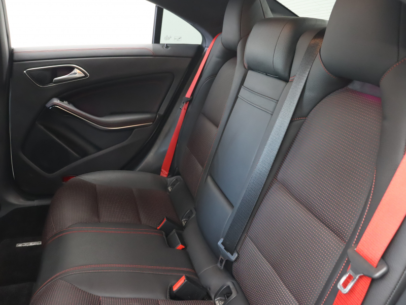 AMG CLAクラス CLA45 4MATIC AMGｱﾄﾞﾊﾞﾝｽﾄﾞ&ﾚｰﾀﾞｰSP　AMGﾊﾟﾌｫｰﾏﾝｽｼｰﾄ 黒革 ｼｰﾄﾋｰﾀｰ 純正HDDﾅﾋﾞTV Bluetooth Carplay Bｶﾒﾗ LEDﾊｲﾊﾟﾌｫｰﾏﾝｽﾍｯﾄﾞﾗｲﾄ AMGﾊﾟﾌｫｰﾏﾝｽEX AMGｻｽﾍﾟﾝｼｮﾝ  AMGｴｱﾛ&18ｲﾝﾁAW　2年保証付