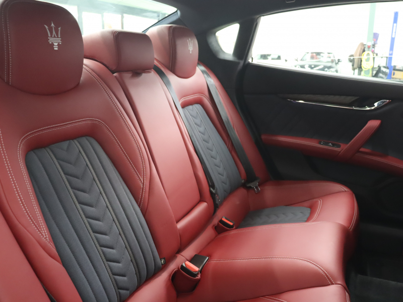 マセラティ クアトロポルテ ｸﾞﾗﾝﾙｯｿ ﾍﾞｰｽｸﾞﾚｰﾄﾞ　後期 ｺﾝﾋﾞ革 ﾍﾞﾝﾁﾚｰﾀｰ ﾋｰﾀｰ ｻﾝﾙｰﾌ ﾅﾋﾞTV ﾊﾞｯｸｶﾒﾗ harman/kardon ACC ﾄﾗｲﾃﾞﾝﾄｽﾃｯﾁ 自動Rｹﾞｰﾄ&ﾊﾝｽﾞﾌﾘｰA ｽｶｲﾌｯｸｻｽﾍﾟﾝｼｮﾝ ﾚｯﾄﾞｷｬﾘﾊﾟｰ 21ｲﾝﾁAW(ｱﾄﾗﾝﾃ) 　2年保証付