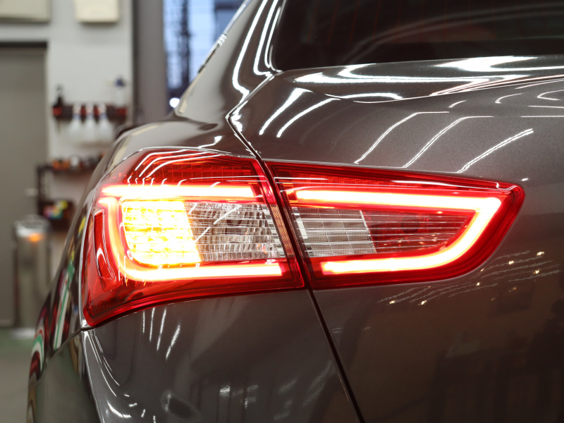 マセラティ ギブリ ﾍﾞｰｽｸﾞﾚｰﾄﾞ　赤革 ｻﾝﾙｰﾌ 純正SDﾅﾋﾞ ｸﾙｰｽﾞｺﾝﾄﾛｰﾙ Bｶﾒﾗ Bluetooth ｷｾﾉﾝﾍｯﾄﾞﾗｲﾄ ﾌﾞﾗｲﾝﾄﾞｽﾎﾟｯﾄ 自動Rｹﾞｰﾄ ｽﾎﾟｰﾂﾓｰﾄﾞ ﾚｯﾄﾞｷｬﾘﾊﾟｰ 純正20ｲﾝﾁAW(ｳﾗｰﾉ)　2年保証付