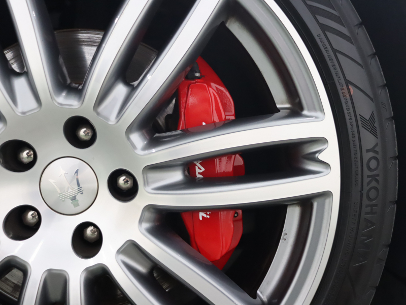 マセラティ ギブリ ﾍﾞｰｽｸﾞﾚｰﾄﾞ　赤革 ｻﾝﾙｰﾌ 純正SDﾅﾋﾞ ｸﾙｰｽﾞｺﾝﾄﾛｰﾙ Bｶﾒﾗ Bluetooth ｷｾﾉﾝﾍｯﾄﾞﾗｲﾄ ﾌﾞﾗｲﾝﾄﾞｽﾎﾟｯﾄ 自動Rｹﾞｰﾄ ｽﾎﾟｰﾂﾓｰﾄﾞ ﾚｯﾄﾞｷｬﾘﾊﾟｰ 純正20ｲﾝﾁAW(ｳﾗｰﾉ)　2年保証付