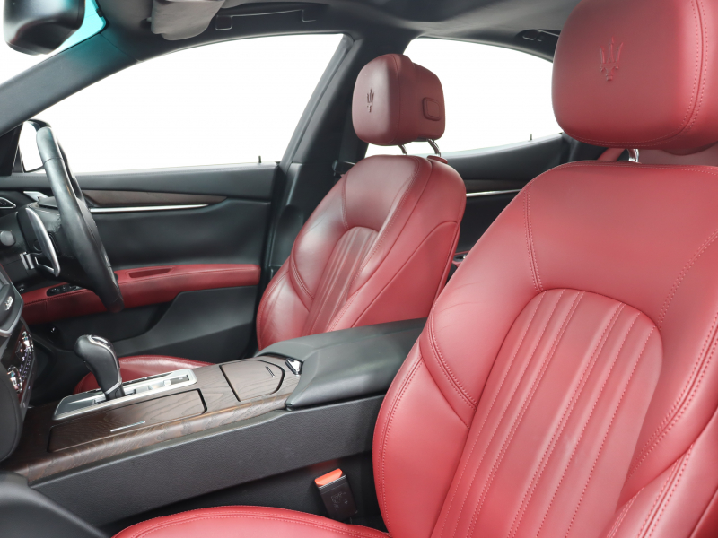 マセラティ ギブリ ﾍﾞｰｽｸﾞﾚｰﾄﾞ　赤革 ｻﾝﾙｰﾌ 純正SDﾅﾋﾞ ｸﾙｰｽﾞｺﾝﾄﾛｰﾙ Bｶﾒﾗ Bluetooth ｷｾﾉﾝﾍｯﾄﾞﾗｲﾄ ﾌﾞﾗｲﾝﾄﾞｽﾎﾟｯﾄ 自動Rｹﾞｰﾄ ｽﾎﾟｰﾂﾓｰﾄﾞ ﾚｯﾄﾞｷｬﾘﾊﾟｰ 純正20ｲﾝﾁAW(ｳﾗｰﾉ)　2年保証付