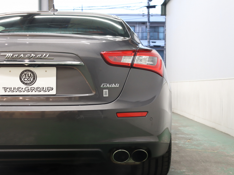 マセラティ ギブリ ﾍﾞｰｽｸﾞﾚｰﾄﾞ　赤革 ｻﾝﾙｰﾌ 純正SDﾅﾋﾞ ｸﾙｰｽﾞｺﾝﾄﾛｰﾙ Bｶﾒﾗ Bluetooth ｷｾﾉﾝﾍｯﾄﾞﾗｲﾄ ﾌﾞﾗｲﾝﾄﾞｽﾎﾟｯﾄ 自動Rｹﾞｰﾄ ｽﾎﾟｰﾂﾓｰﾄﾞ ﾚｯﾄﾞｷｬﾘﾊﾟｰ 純正20ｲﾝﾁAW(ｳﾗｰﾉ)　2年保証付