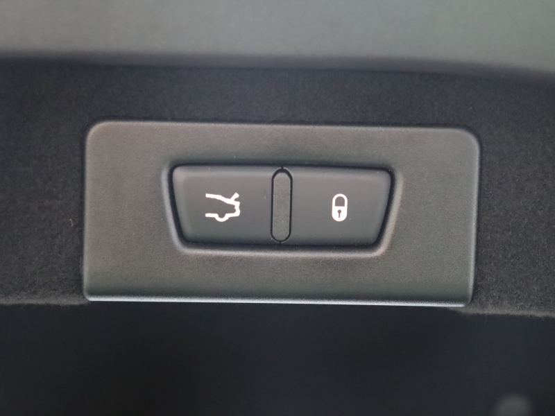 マセラティ ギブリ ﾍﾞｰｽｸﾞﾚｰﾄﾞ　赤革 ｻﾝﾙｰﾌ 純正SDﾅﾋﾞ ｸﾙｰｽﾞｺﾝﾄﾛｰﾙ Bｶﾒﾗ Bluetooth ｷｾﾉﾝﾍｯﾄﾞﾗｲﾄ ﾌﾞﾗｲﾝﾄﾞｽﾎﾟｯﾄ 自動Rｹﾞｰﾄ ｽﾎﾟｰﾂﾓｰﾄﾞ ﾚｯﾄﾞｷｬﾘﾊﾟｰ 純正20ｲﾝﾁAW(ｳﾗｰﾉ)　2年保証付