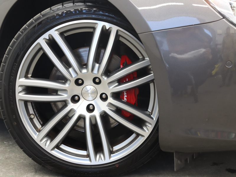 マセラティ ギブリ ﾍﾞｰｽｸﾞﾚｰﾄﾞ　赤革 ｻﾝﾙｰﾌ 純正SDﾅﾋﾞ ｸﾙｰｽﾞｺﾝﾄﾛｰﾙ Bｶﾒﾗ Bluetooth ｷｾﾉﾝﾍｯﾄﾞﾗｲﾄ ﾌﾞﾗｲﾝﾄﾞｽﾎﾟｯﾄ 自動Rｹﾞｰﾄ ｽﾎﾟｰﾂﾓｰﾄﾞ ﾚｯﾄﾞｷｬﾘﾊﾟｰ 純正20ｲﾝﾁAW(ｳﾗｰﾉ)　2年保証付