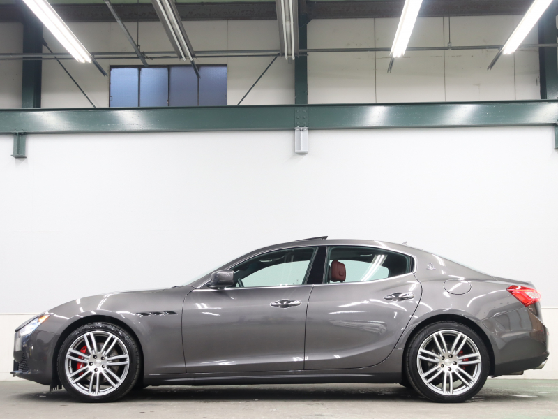 マセラティ ギブリ ﾍﾞｰｽｸﾞﾚｰﾄﾞ　赤革 ｻﾝﾙｰﾌ 純正SDﾅﾋﾞ ｸﾙｰｽﾞｺﾝﾄﾛｰﾙ Bｶﾒﾗ Bluetooth ｷｾﾉﾝﾍｯﾄﾞﾗｲﾄ ﾌﾞﾗｲﾝﾄﾞｽﾎﾟｯﾄ 自動Rｹﾞｰﾄ ｽﾎﾟｰﾂﾓｰﾄﾞ ﾚｯﾄﾞｷｬﾘﾊﾟｰ 純正20ｲﾝﾁAW(ｳﾗｰﾉ)　2年保証付