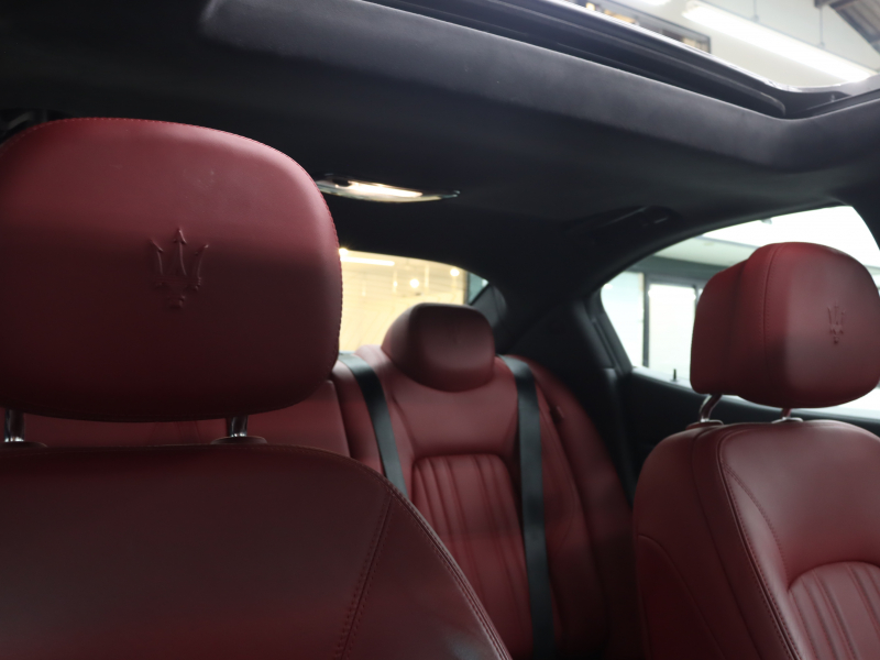 マセラティ ギブリ ﾍﾞｰｽｸﾞﾚｰﾄﾞ　赤革 ｻﾝﾙｰﾌ 純正SDﾅﾋﾞ ｸﾙｰｽﾞｺﾝﾄﾛｰﾙ Bｶﾒﾗ Bluetooth ｷｾﾉﾝﾍｯﾄﾞﾗｲﾄ ﾌﾞﾗｲﾝﾄﾞｽﾎﾟｯﾄ 自動Rｹﾞｰﾄ ｽﾎﾟｰﾂﾓｰﾄﾞ ﾚｯﾄﾞｷｬﾘﾊﾟｰ 純正20ｲﾝﾁAW(ｳﾗｰﾉ)　2年保証付