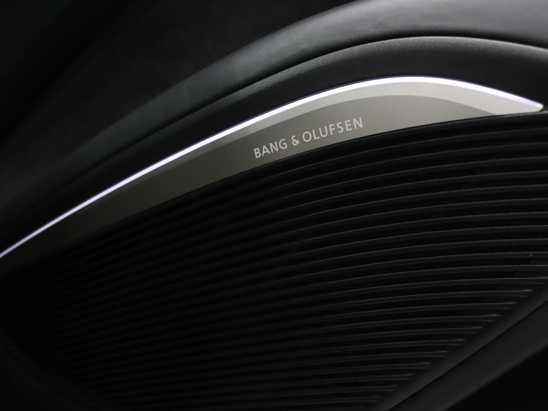 アウディ TT RS クーペ ｱｼｽﾀﾝｽPKGｱﾄﾞﾊﾞﾝｽﾄﾞ　黒革(Sｽﾎﾟｰﾂ) MMIﾅﾋﾞ Bｶﾒﾗ Bang&Olufsen ﾏﾄﾘｸｽLEDﾘｱ/ﾍｯﾄﾞﾗｲﾄ ｾﾗﾐｯｸﾃﾞｨｽｸﾌﾞﾚｰｷ(F) ﾏｸﾞﾈﾃｨｯｸﾗｲﾄﾞｻｽﾍﾟﾝｼｮﾝ 可変ﾊﾞﾙﾌﾞ 純正20ｲﾝﾁAW(ﾏｯﾄﾁﾀﾆｳﾑ)　2年保証付