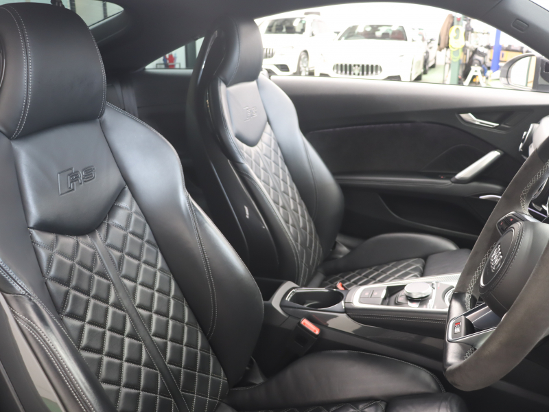 アウディ TT RS クーペ ｱｼｽﾀﾝｽPKGｱﾄﾞﾊﾞﾝｽﾄﾞ　黒革(Sｽﾎﾟｰﾂ) MMIﾅﾋﾞ Bｶﾒﾗ Bang&Olufsen ﾏﾄﾘｸｽLEDﾘｱ/ﾍｯﾄﾞﾗｲﾄ ｾﾗﾐｯｸﾃﾞｨｽｸﾌﾞﾚｰｷ(F) ﾏｸﾞﾈﾃｨｯｸﾗｲﾄﾞｻｽﾍﾟﾝｼｮﾝ 可変ﾊﾞﾙﾌﾞ 純正20ｲﾝﾁAW(ﾏｯﾄﾁﾀﾆｳﾑ)　2年保証付