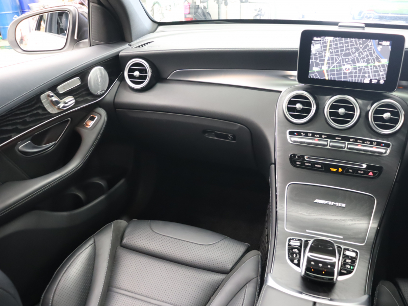 AMG GLC GLC63 4MATIC+ ﾚｻﾞｰEXC & ﾚｰﾀﾞｰSP　黒革 ﾊﾟﾉﾗﾏSR 純正ﾅﾋﾞTV ﾌﾞﾙﾒｽﾀｰS 360ｶﾒﾗ HUD LEDﾍｯﾄﾞﾗｲﾄ 自動Rｹﾞｰﾄ&ﾊﾝｽﾞﾌﾘｰA AMG強化ﾌﾞﾚｰｷ AMGｽﾎﾟｰﾂｴｸﾞｿﾞｰｽﾄ AMGｴｱﾛ&21ｲﾝﾁAW　2年保証付