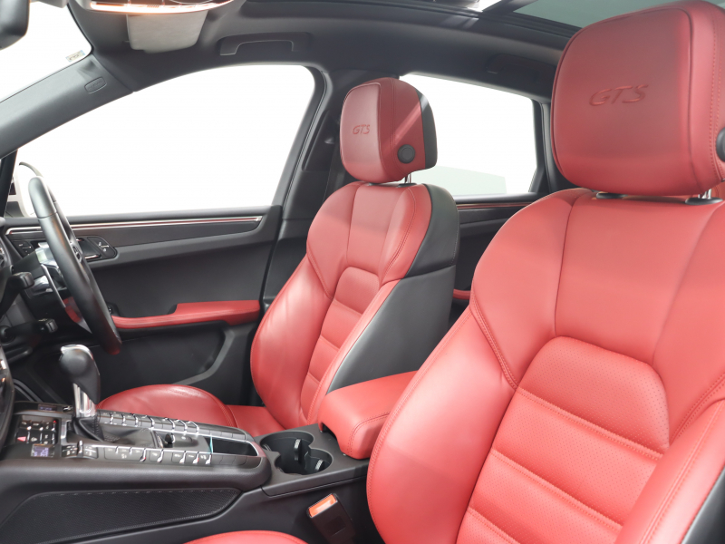 ポルシェ マカン GTS ｽﾎﾟｰﾂｸﾛﾉPKG　1ｵｰﾅｰ 後期 ｴﾝﾄﾘｰﾄﾞﾗｲﾌﾞ 赤革ﾊﾟﾉﾗﾏSR PCMﾅﾋﾞ BOSEｽﾋﾟｰｶｰ 360ｶﾒﾗ Carplay BSM ACC LEDﾍｯﾄﾞﾗｲﾄPDLS Plus 自動Rｹﾞｰﾄ ｽﾎﾟｰﾂｴｸﾞｿﾞｰﾂﾞﾄ ﾚｯﾄﾞｷｬﾘﾊﾟｰ PASM 20ｲﾝﾁRSｽﾊﾟｲﾊﾞｰAW(ｻﾃﾝﾌﾞﾗｯｸ)　2年保証付