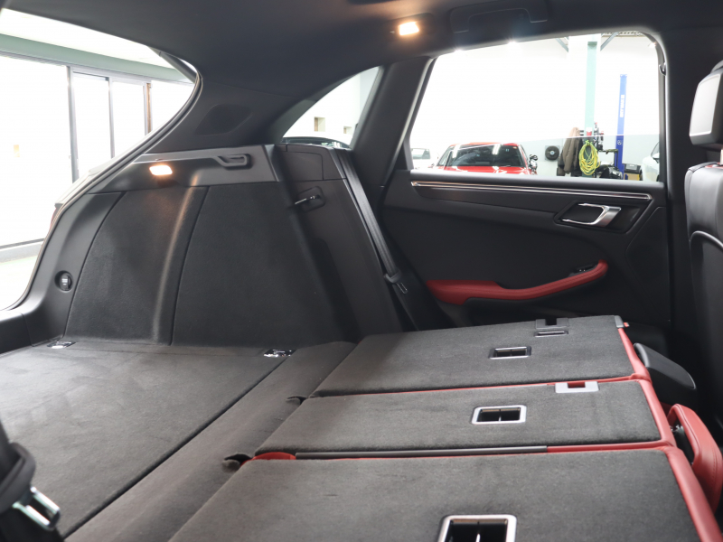 ポルシェ マカン GTS ｽﾎﾟｰﾂｸﾛﾉPKG　1ｵｰﾅｰ 後期 ｴﾝﾄﾘｰﾄﾞﾗｲﾌﾞ 赤革ﾊﾟﾉﾗﾏSR PCMﾅﾋﾞ BOSEｽﾋﾟｰｶｰ 360ｶﾒﾗ Carplay BSM ACC LEDﾍｯﾄﾞﾗｲﾄPDLS Plus 自動Rｹﾞｰﾄ ｽﾎﾟｰﾂｴｸﾞｿﾞｰﾂﾞﾄ ﾚｯﾄﾞｷｬﾘﾊﾟｰ PASM 20ｲﾝﾁRSｽﾊﾟｲﾊﾞｰAW(ｻﾃﾝﾌﾞﾗｯｸ)　2年保証付