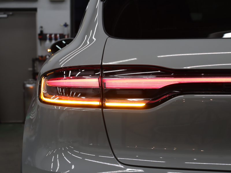 ポルシェ マカン GTS ｽﾎﾟｰﾂｸﾛﾉPKG　1ｵｰﾅｰ 後期 ｴﾝﾄﾘｰﾄﾞﾗｲﾌﾞ 赤革ﾊﾟﾉﾗﾏSR PCMﾅﾋﾞ BOSEｽﾋﾟｰｶｰ 360ｶﾒﾗ Carplay BSM ACC LEDﾍｯﾄﾞﾗｲﾄPDLS Plus 自動Rｹﾞｰﾄ ｽﾎﾟｰﾂｴｸﾞｿﾞｰﾂﾞﾄ ﾚｯﾄﾞｷｬﾘﾊﾟｰ PASM 20ｲﾝﾁRSｽﾊﾟｲﾊﾞｰAW(ｻﾃﾝﾌﾞﾗｯｸ)　2年保証付