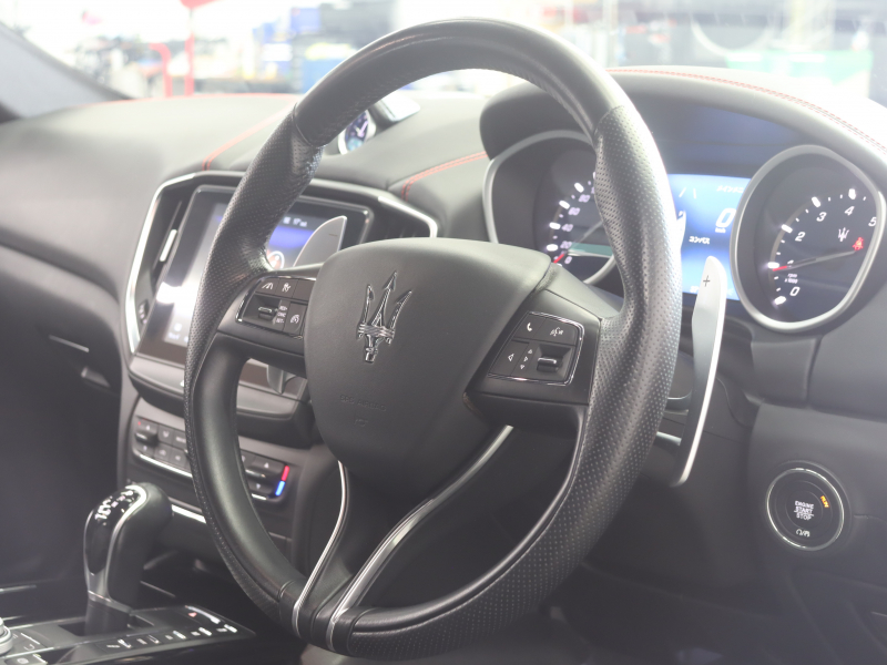 マセラティ ギブリ S ｸﾞﾗﾝｽﾎﾟｰﾂ ﾄﾞﾗｲﾊﾞｰｽﾞPKG　中期 黒革 ﾋｰﾀｰ 純正SDﾅﾋﾞ TV harman/kardon 360ｶﾒﾗ Carplay ACC LEDﾍｯﾄﾞﾗｲﾄ 自動Rｹﾞｰﾄ&ﾊﾝｽﾞﾌﾘｰA ｽｶｲﾌｯｸｻｽﾍﾟﾝｼｮﾝ 純正20ｲﾝﾁAW(ｳﾗｰﾉ)　2年保証付