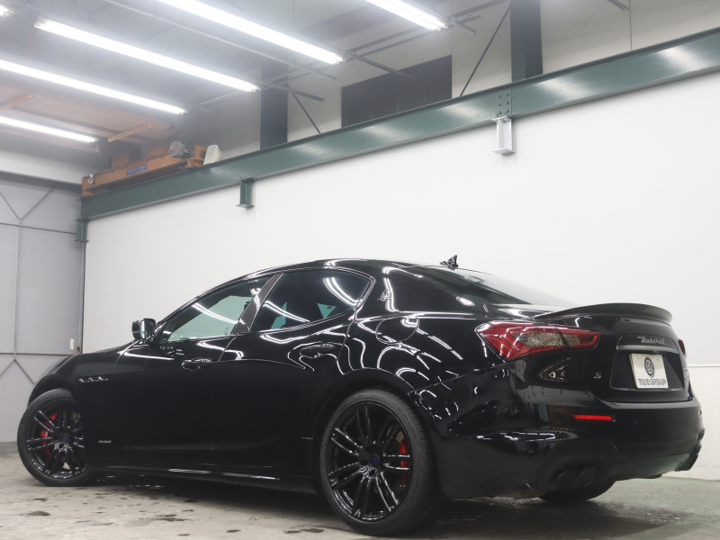 マセラティ ギブリ S ｸﾞﾗﾝｽﾎﾟｰﾂ ﾄﾞﾗｲﾊﾞｰｽﾞPKG　中期 黒革 ﾋｰﾀｰ 純正SDﾅﾋﾞ TV harman/kardon 360ｶﾒﾗ Carplay ACC LEDﾍｯﾄﾞﾗｲﾄ 自動Rｹﾞｰﾄ&ﾊﾝｽﾞﾌﾘｰA ｽｶｲﾌｯｸｻｽﾍﾟﾝｼｮﾝ 純正20ｲﾝﾁAW(ｳﾗｰﾉ)　2年保証付