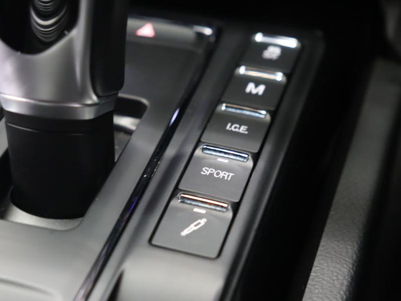 マセラティ ギブリ S ｸﾞﾗﾝｽﾎﾟｰﾂ ﾄﾞﾗｲﾊﾞｰｽﾞPKG　中期 黒革 ﾋｰﾀｰ 純正SDﾅﾋﾞ TV harman/kardon 360ｶﾒﾗ Carplay ACC LEDﾍｯﾄﾞﾗｲﾄ 自動Rｹﾞｰﾄ&ﾊﾝｽﾞﾌﾘｰA ｽｶｲﾌｯｸｻｽﾍﾟﾝｼｮﾝ 純正20ｲﾝﾁAW(ｳﾗｰﾉ)　2年保証付