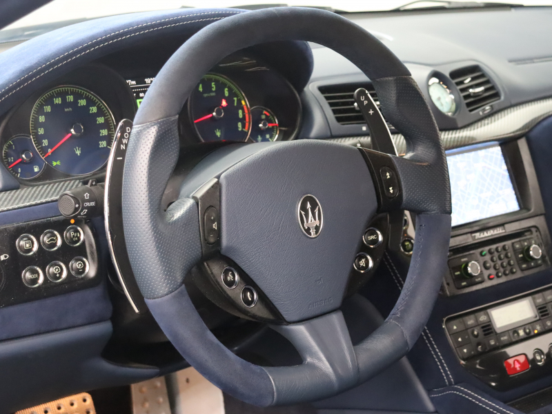 マセラティ グランツーリズモ ｽﾎﾟｰﾂ MCｵｰﾄｼﾌﾄ ｱﾙｶﾝﾀﾗPKG　ｺﾝﾋﾞ革(ﾄﾛﾌｨﾌﾞﾙｰ/ﾃｨｸﾞﾌﾞﾙｰ) ﾋｰﾀｰ ｱﾙｶﾝﾀﾗﾍｯﾄﾞﾗｲﾅｰ 純正SDﾅﾋﾞ ｸﾙｺﾝ ｶｰﾎﾞﾝｲﾝﾃﾘｱ&ﾌﾛﾝﾄｽﾎﾟｰﾗｰ ﾄﾗｲﾃﾞﾝﾄｽﾃｯﾁ ﾀﾞｳﾝｻｽ ﾌﾞﾙｰｷｬﾘﾊﾟｰ WORK製21ｲﾝﾁAW　2年保証付