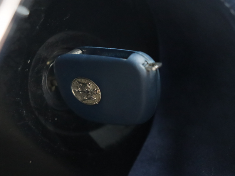 マセラティ グランツーリズモ ｽﾎﾟｰﾂ MCｵｰﾄｼﾌﾄ ｱﾙｶﾝﾀﾗPKG　ｺﾝﾋﾞ革(ﾄﾛﾌｨﾌﾞﾙｰ/ﾃｨｸﾞﾌﾞﾙｰ) ﾋｰﾀｰ ｱﾙｶﾝﾀﾗﾍｯﾄﾞﾗｲﾅｰ 純正SDﾅﾋﾞ ｸﾙｺﾝ ｶｰﾎﾞﾝｲﾝﾃﾘｱ&ﾌﾛﾝﾄｽﾎﾟｰﾗｰ ﾄﾗｲﾃﾞﾝﾄｽﾃｯﾁ ﾀﾞｳﾝｻｽ ﾌﾞﾙｰｷｬﾘﾊﾟｰ WORK製21ｲﾝﾁAW　2年保証付