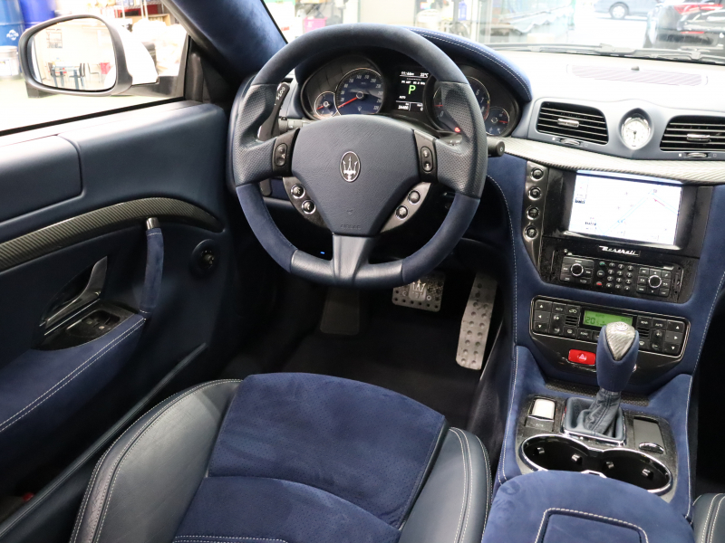 マセラティ グランツーリズモ ｽﾎﾟｰﾂ MCｵｰﾄｼﾌﾄ ｱﾙｶﾝﾀﾗPKG　ｺﾝﾋﾞ革(ﾄﾛﾌｨﾌﾞﾙｰ/ﾃｨｸﾞﾌﾞﾙｰ) ﾋｰﾀｰ ｱﾙｶﾝﾀﾗﾍｯﾄﾞﾗｲﾅｰ 純正SDﾅﾋﾞ ｸﾙｺﾝ ｶｰﾎﾞﾝｲﾝﾃﾘｱ&ﾌﾛﾝﾄｽﾎﾟｰﾗｰ ﾄﾗｲﾃﾞﾝﾄｽﾃｯﾁ ﾀﾞｳﾝｻｽ ﾌﾞﾙｰｷｬﾘﾊﾟｰ WORK製21ｲﾝﾁAW　2年保証付