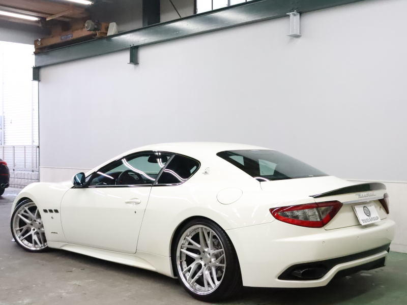 マセラティ グランツーリズモ ｽﾎﾟｰﾂ MCｵｰﾄｼﾌﾄ ｱﾙｶﾝﾀﾗPKG　ｺﾝﾋﾞ革(ﾄﾛﾌｨﾌﾞﾙｰ/ﾃｨｸﾞﾌﾞﾙｰ) ﾋｰﾀｰ ｱﾙｶﾝﾀﾗﾍｯﾄﾞﾗｲﾅｰ 純正SDﾅﾋﾞ ｸﾙｺﾝ ｶｰﾎﾞﾝｲﾝﾃﾘｱ&ﾌﾛﾝﾄｽﾎﾟｰﾗｰ ﾄﾗｲﾃﾞﾝﾄｽﾃｯﾁ ﾀﾞｳﾝｻｽ ﾌﾞﾙｰｷｬﾘﾊﾟｰ WORK製21ｲﾝﾁAW　2年保証付