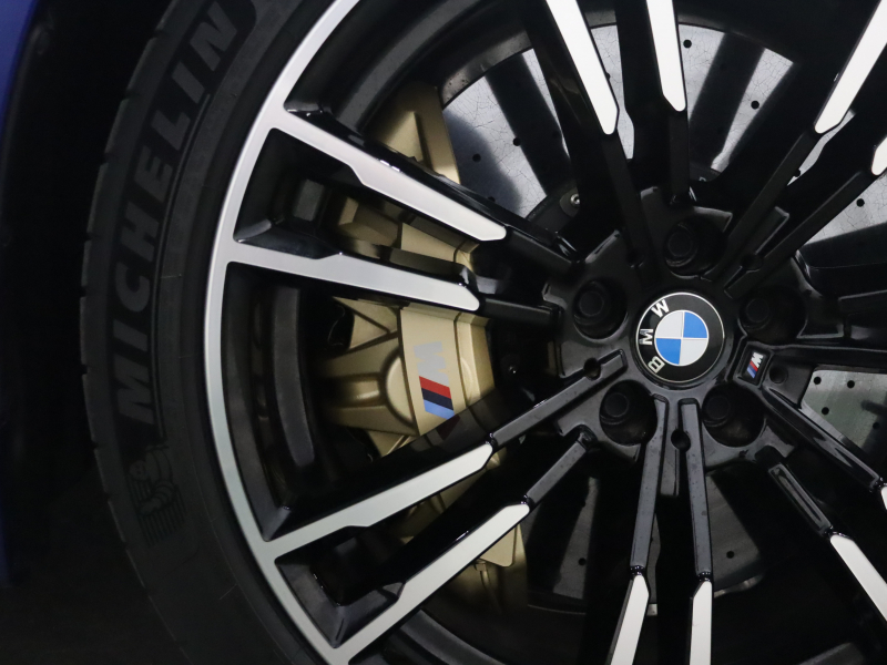 BMW Mシリーズ M5　ｲﾝﾃﾘｼﾞｪﾝﾄｾｰﾌﾃｨ 黒革 ﾍﾞﾝﾁﾚｰﾀｰ ｶｰﾎﾞﾝﾙｰﾌ Idriveﾅﾋﾞ TV 360ｶﾒﾗ harman/kardon ﾜｲﾔﾚｽﾁｬｰｼﾞﾝｸﾞ HUD Mｽﾎﾟｰﾂｽﾃｱﾘﾝｸﾞ Mｴｷｿﾞｰｽﾄｼｽﾃﾑ Mﾏﾙﾁﾌｧﾝｸｼｮﾝｼｰﾄ Mｴｱﾛ&20ｲﾝﾁﾀﾞﾌﾞﾙｽﾎﾟｰｸAW(ｽﾀｲﾘﾝｸﾞ706M)　2年保証