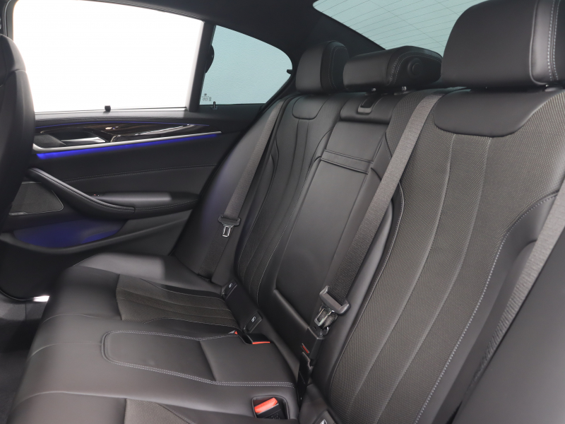 BMW Mシリーズ M5　ｲﾝﾃﾘｼﾞｪﾝﾄｾｰﾌﾃｨ 黒革 ﾍﾞﾝﾁﾚｰﾀｰ ｶｰﾎﾞﾝﾙｰﾌ Idriveﾅﾋﾞ TV 360ｶﾒﾗ harman/kardon ﾜｲﾔﾚｽﾁｬｰｼﾞﾝｸﾞ HUD Mｽﾎﾟｰﾂｽﾃｱﾘﾝｸﾞ Mｴｷｿﾞｰｽﾄｼｽﾃﾑ Mﾏﾙﾁﾌｧﾝｸｼｮﾝｼｰﾄ Mｴｱﾛ&20ｲﾝﾁﾀﾞﾌﾞﾙｽﾎﾟｰｸAW(ｽﾀｲﾘﾝｸﾞ706M)　2年保証