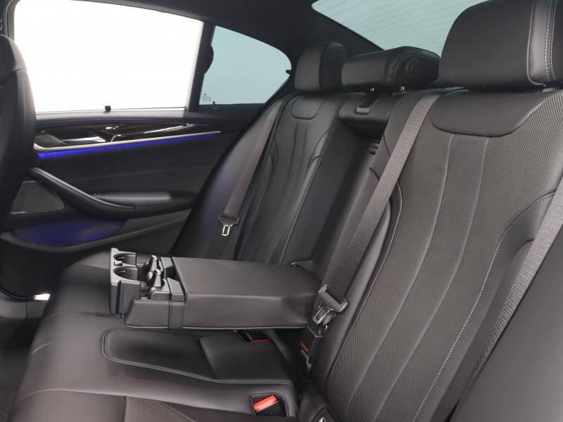 BMW Mシリーズ M5　ｲﾝﾃﾘｼﾞｪﾝﾄｾｰﾌﾃｨ 黒革 ﾍﾞﾝﾁﾚｰﾀｰ ｶｰﾎﾞﾝﾙｰﾌ Idriveﾅﾋﾞ TV 360ｶﾒﾗ harman/kardon ﾜｲﾔﾚｽﾁｬｰｼﾞﾝｸﾞ HUD Mｽﾎﾟｰﾂｽﾃｱﾘﾝｸﾞ Mｴｷｿﾞｰｽﾄｼｽﾃﾑ Mﾏﾙﾁﾌｧﾝｸｼｮﾝｼｰﾄ Mｴｱﾛ&20ｲﾝﾁﾀﾞﾌﾞﾙｽﾎﾟｰｸAW(ｽﾀｲﾘﾝｸﾞ706M)　2年保証