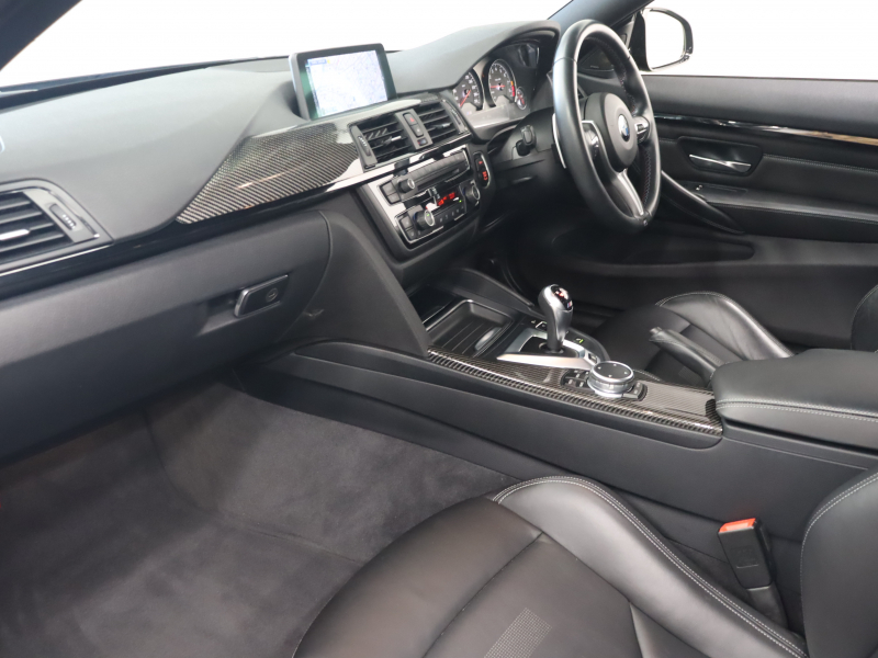 BMW Mシリーズ M4 ｸｰﾍﾟ MDCT　ｺﾝﾌｫｰﾄA ｲﾝﾃﾘｼﾞｪﾝﾄS クr革 ﾅﾋﾞTV Bluetooth Bｶﾒﾗ ﾍｯﾄﾞｱｯﾌﾟD LEDﾍｯﾄﾞﾗｲﾄ ｶｰﾎﾞﾝﾙｰﾌ ｶｰﾎﾞﾝｲﾝﾃﾘｱ Mｽﾎﾟｰﾂｽﾃｱﾘﾝｸﾞ Mﾌﾞﾙｰｷｬﾘﾊﾟｰ Mｴｱﾛ&19AW(ｽﾀｲﾘﾝｸﾞ437M)　2年保証付