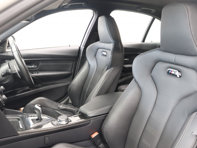 BMW Mシリーズ M3 ｾﾀﾞﾝ MDCT　1ｵｰﾅｰ 後期LCI ｺﾝﾌｫｰﾄA ｲﾝﾃﾘｼﾞｪﾝﾄS 黒革 ﾅﾋﾞTV harman/kardon Bｶﾒﾗ ﾍｯﾄﾞｱｯﾌﾟD LEDﾍｯﾄﾞﾗｲﾄ ｶｰﾎﾞﾝｲﾝﾃﾘｱ Mｻｽﾍﾟﾝｼｮﾝ Mﾌﾞﾙｰｷｬﾘﾊﾟｰ Mｽﾎﾟｰﾂﾚｻﾞｰｽﾃｱﾘﾝｸﾞ Mｴｱﾛ&19AW(ｽﾀｲﾘﾝｸﾞ437M)　2年保証付