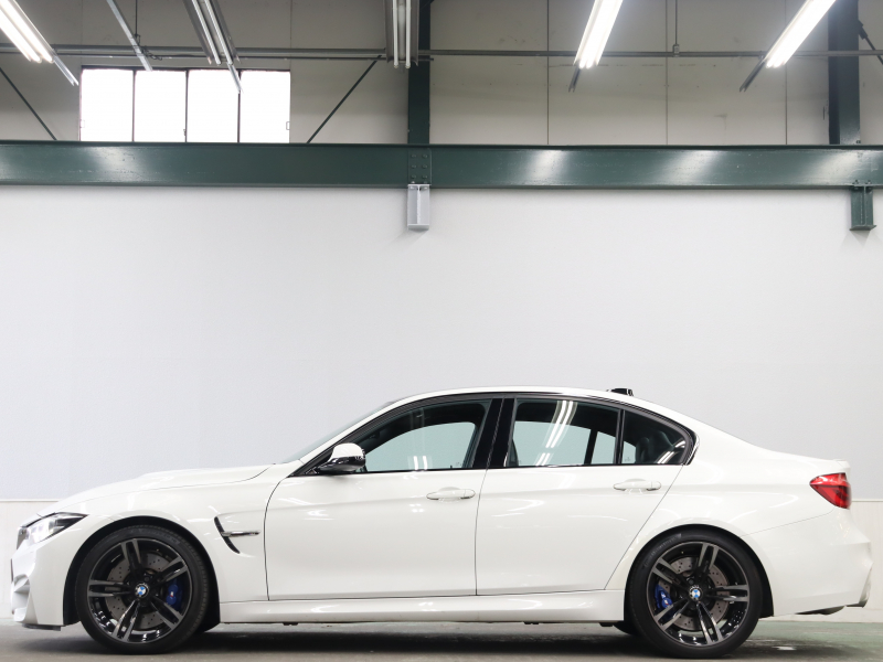 BMW Mシリーズ M3 ｾﾀﾞﾝ MDCT　1ｵｰﾅｰ 後期LCI ｺﾝﾌｫｰﾄA ｲﾝﾃﾘｼﾞｪﾝﾄS 黒革 ﾅﾋﾞTV harman/kardon Bｶﾒﾗ ﾍｯﾄﾞｱｯﾌﾟD LEDﾍｯﾄﾞﾗｲﾄ ｶｰﾎﾞﾝｲﾝﾃﾘｱ Mｻｽﾍﾟﾝｼｮﾝ Mﾌﾞﾙｰｷｬﾘﾊﾟｰ Mｽﾎﾟｰﾂﾚｻﾞｰｽﾃｱﾘﾝｸﾞ Mｴｱﾛ&19AW(ｽﾀｲﾘﾝｸﾞ437M)　2年保証付