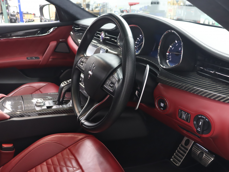 マセラティ クアトロポルテ S ｸﾞﾗﾝｽﾎﾟｰﾂ　後期 赤革 ﾍﾞﾝﾁﾚｰﾀｰ ﾋｰﾀｰ ｻﾝﾙｰﾌ ﾅﾋﾞTV 360ｶﾒﾗ Bowers&Wilkineｻｳﾝﾄﾞ ACC ﾄﾗｲﾃﾞﾝﾄｽﾃｯﾁ 自動Rｹﾞｰﾄ&ﾊﾝｽﾞﾌﾘｰA ｽｶｲﾌｯｸｻｽﾍﾟﾝｼｮﾝ ｶｰﾎﾞﾝｲﾝﾃﾘｱﾄﾘﾑ ﾚｯﾄﾞｷｬﾘﾊﾟｰ 純正21ｲﾝﾁAW(ｱﾄﾗﾝﾃ) 　2年保証付